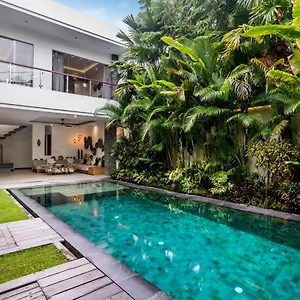villa-ara.hotelsseminyak.net/