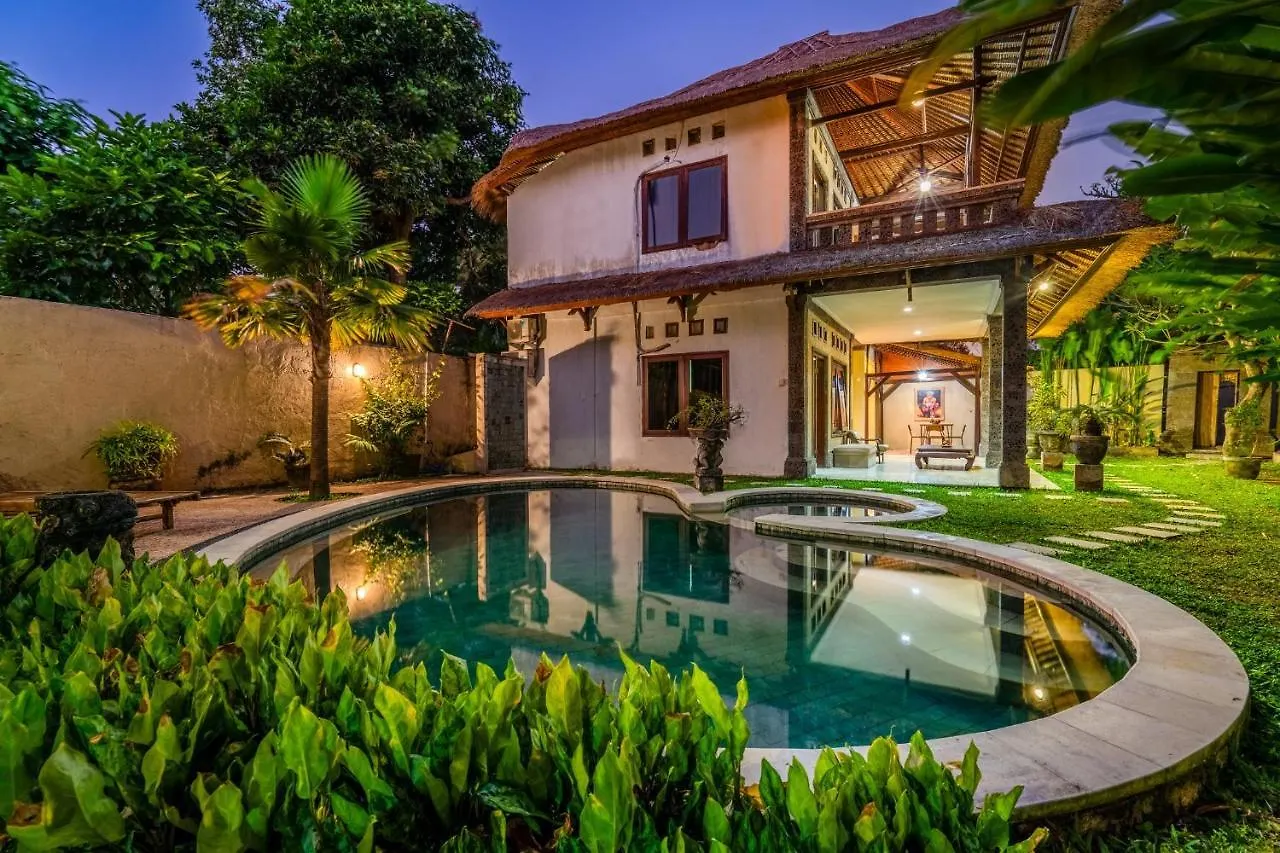 Bamboo Bali Villa 3 Seminyak 0*,  Indonesia